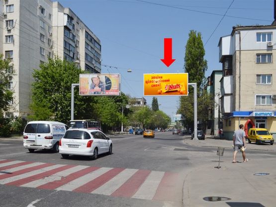 Фото рекламної площини за адресою Среднефонтанская ул., 53/55, в сторону ж/д вокзала, в центр