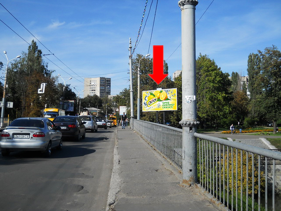 Фото рекламної площини за адресою Горького ул., центр, сквер "Дружба", мост через р. Сумка