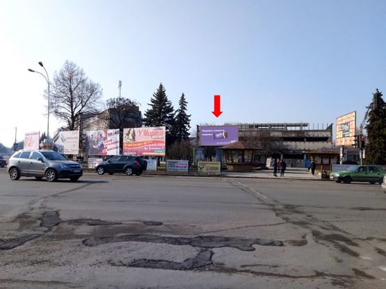 Фото рекламної площини за адресою Свободы пр. - ул. Минайская, пл. Кирилла и Мефодия, возле универмага "Украина", из центра