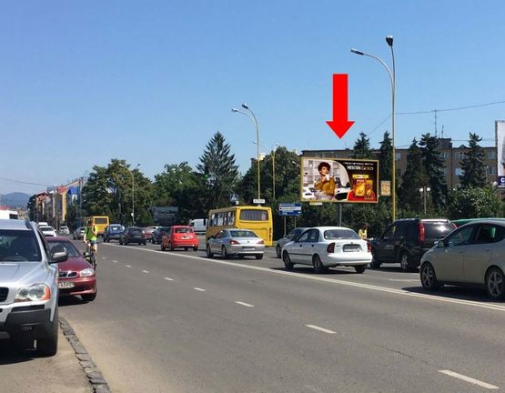 Фото рекламної площини за адресою Минайская ул. - пр. Свободы, пл. Кирилла и Мефодия, возле отеля "Закарпаття", на светофоре, в центр