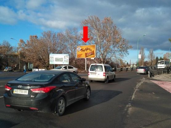 Фото рекламної площини за адресою Хмельницкого пл. / Славянская набережная, перед мостом