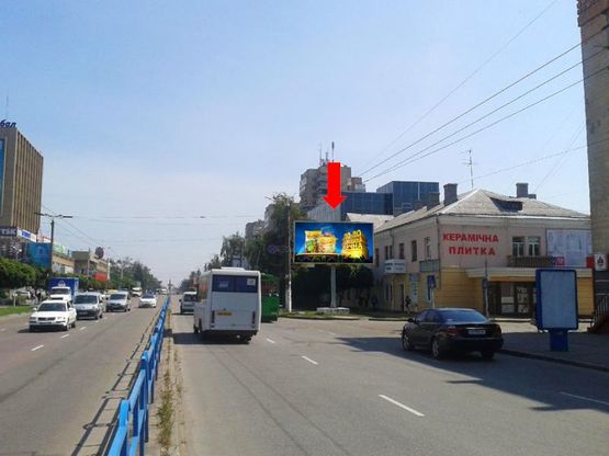 Фото рекламной плоскости по адресу Киевская ул. / пер. Вацковский, напротив ТРЦ "Глобал", супермаркетов Фокстрот, Эльдорадо, Комфи, Караван