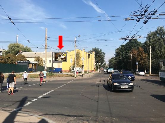 Фото рекламної площини за адресою Грушевского ул. (бывш. Котовского) - Покровская ул. (бывш. Щорса), на светофоре, в сторону ул. Небесной сотни