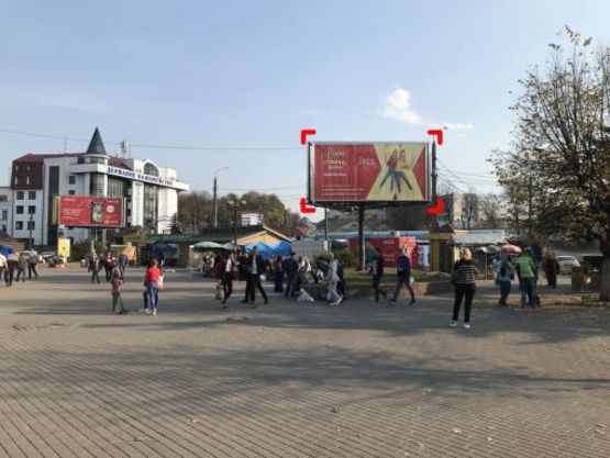 Фото рекламної площини за адресою вул. Дністровська, 3 – Галицька (до зупинки), призма 2