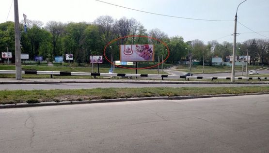 Фото рекламної площини за адресою Толстого (розв'язка) сторона С