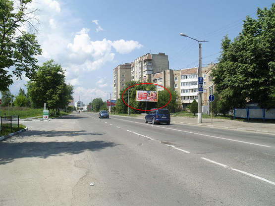 Фото рекламної площини за адресою Коновальця - вул. Петлюри