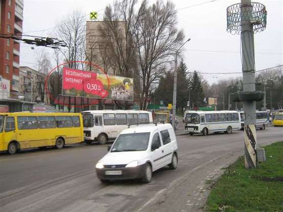 Фото рекламной плоскости по адресу Бандери -Протасевича -Збаражське шосе лівий