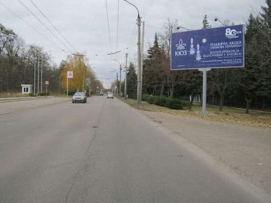 Фото рекламної площини за адресою Одеська вул., 11/3 (Автосалон "Mitsubishi")