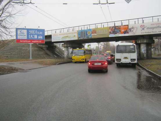 Фото рекламной плоскости по адресу Смілянська вул., 80 - Володимира Ложешнікова вул. (Крупської вул.), (залізничний міст)