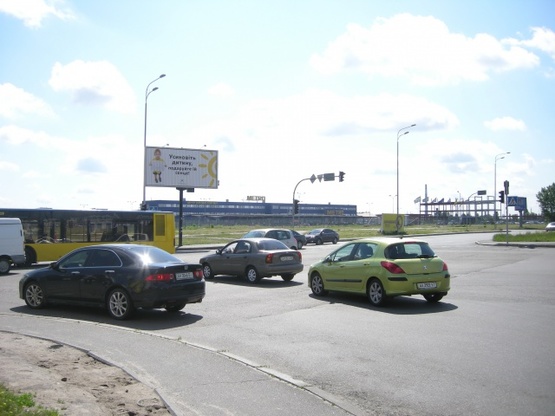 Фото рекламной плоскости по адресу ул.Григоренко (возле Мetro, напротив Эпицентра)