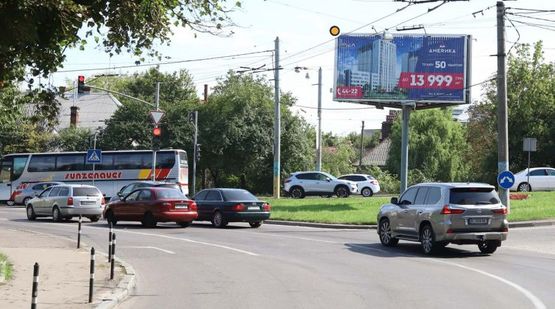 Фото рекламної площини за адресою Окружная ул. / Антоновича ул. / Кульпарковская ул., в центр, с Окружной ул.