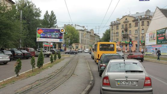 Фото рекламної площини за адресою Городоцкая ул. / Кульпарковская ул., ТЦ Скрыня