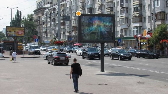 Фото рекламної площини за адресою Большая Васильковская ул. М.Дворец Украина