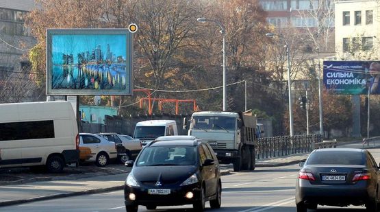 Фото рекламной плоскости по адресу Старонаводницкая ул., 42