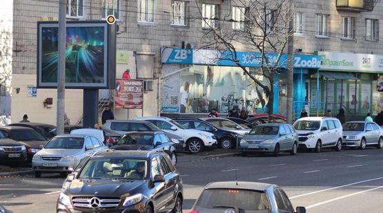 Фото рекламної площини за адресою Соломенская ул. 16, супермаркет Билла