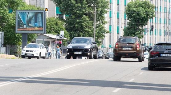 Фото рекламной плоскости по адресу Ивана Федорова ул., 28, к ул.Антоновича