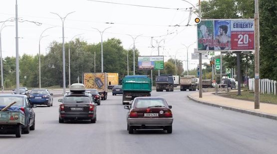 Фото рекламної площини за адресою Академика Заболотного ул. 154, в сторону Музея Пирогово