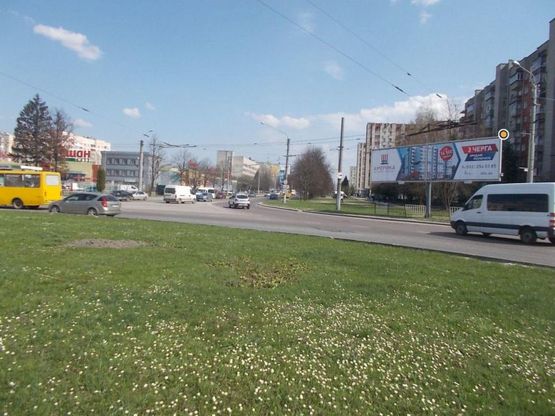 Фото рекламної площини за адресою Кульпарковская ул / Великого В ул, правый, к ул В Великого