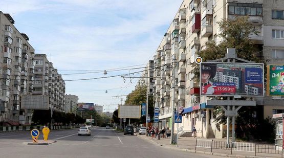 Фото рекламной плоскости по адресу Любинская ул / Яворницкого ул, от центра