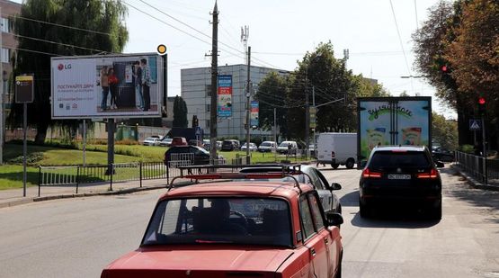 Фото рекламної площини за адресою Зеленая ул. 186 / Бузковая ул., из центра