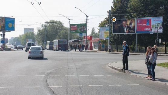 Фото рекламной плоскости по адресу Стрыйская ул. / Научная ул., левый, из центра