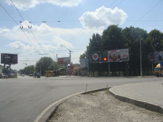 Фото рекламной плоскости по адресу Стрыйская ул. / Научная ул., левый, из центра