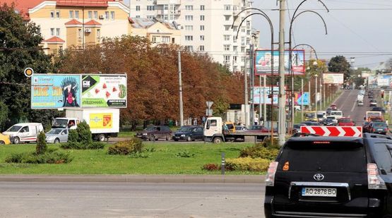 Фото рекламной плоскости по адресу Кульпарковская ул. / Выговского ул. , левый