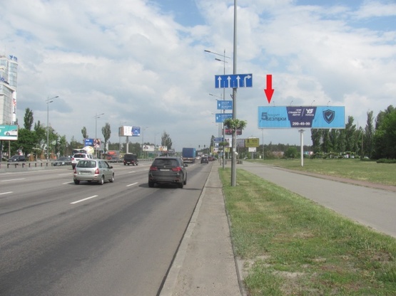 Фото рекламної площини за адресою Бажана Н. просп. - Харьковская пл. (АЗС "УкрАВТО", авто сервис АТЛ, направление в Борисполь)