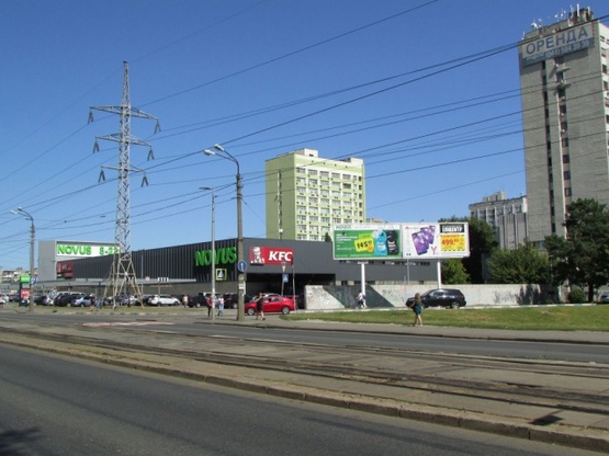 Фото рекламної площини за адресою Хоткевича Гната ул. (Красногвардейская ул.)NOVUS», KFC, переезд с просп. Ю.Гагарина на ул. Красногвардейскую)