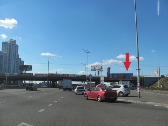 Фото рекламной плоскости по адресу Бажана Н. просп., ст. м "Осокорки", направление на Южный мост (Comfy, Novus, Sport Life, Желтое Море)