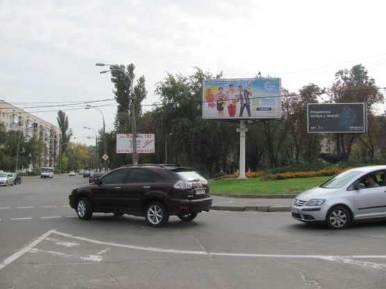 Фото рекламной плоскости по адресу Фрунзе ул., 118 (стадион "Спартак", Библиотека им. О.Копиленка, Дельфинарий Кобзов), призма