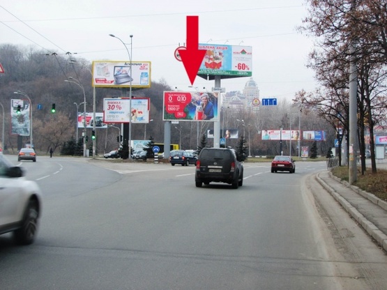 Фото рекламной плоскости по адресу Дружбы Народов бул., пл. Героев ВОВ (АЗС "WOG", АЗС "ANP", Музей истории ВОв), призма