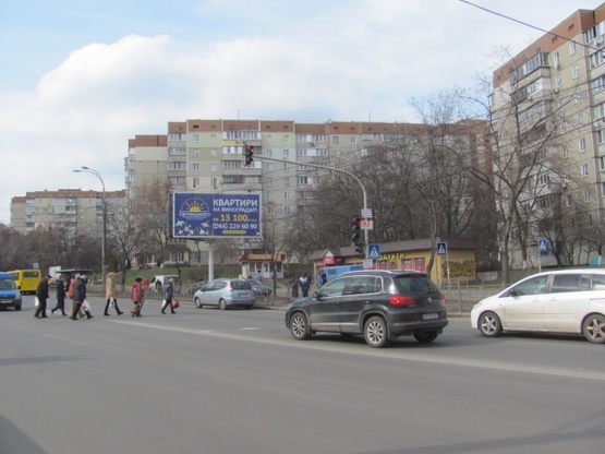 Фото рекламної площини за адресою Правды просп., 6 (возле светофора), в направ. ул Маршала Гречко