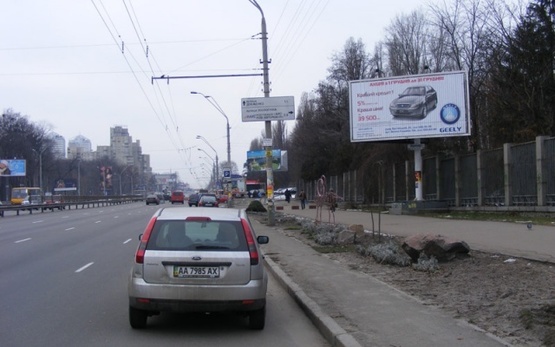 Фото рекламной плоскости по адресу Победы просп., Зоопарк, (ст. м. Политехнический Ин-т, парк КПИ), в направ. ул В.Гетьмана, призма