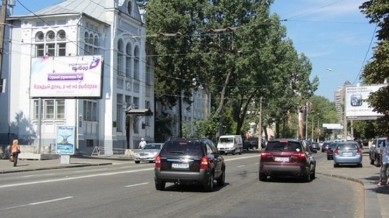 Фото рекламної площини за адресою Мельникова ул., 77 светофор ул.Якира, в напр.метро"Дорогожичи"
