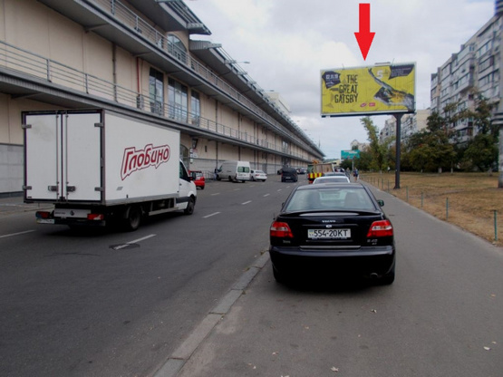 Фото рекламной плоскости по адресу Оболонский проспект, 30 (ТРЦ "Дрим Таун"), в напр. станции метро Героев Днепра
