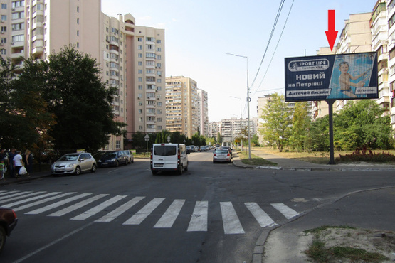 Фото рекламної площини за адресою Вишняковская ул. 12 (Фора ), в направ. ул. Л.Руденко