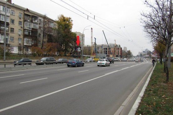 Фото рекламної площини за адресою Дружбы Народов бул., 13, (Медичний Центр "Столиця", УкрСибБанк, Новая почта №45), в направ. моста Патона