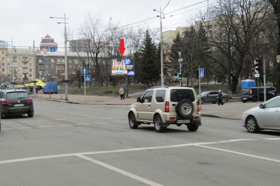 Фото рекламної площини за адресою Б.Васильковская (Красноармейская) ул., 127, (сквер им Г.Гонгадзе, салон "Yamaha", СШ№130), в направ. Дворца Украина