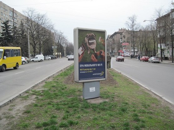 Фото рекламной плоскости по адресу вул. Українська — вул. Запорізька