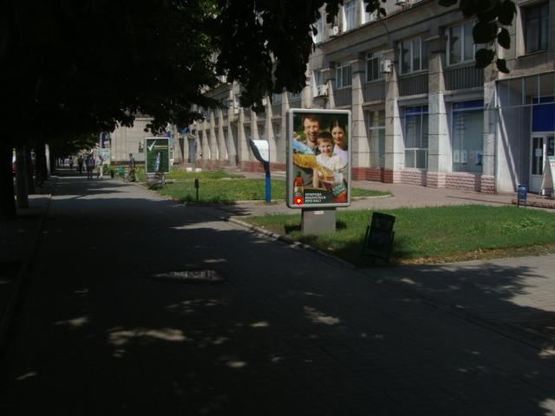 Фото рекламної площини за адресою пр. Соборний — вул. Добролюбова, №1