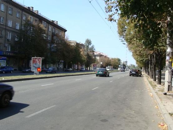 Фото рекламной плоскости по адресу вул. Українська — вул. Запорізька