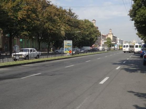 Фото рекламной плоскости по адресу вул. Сталеварів — вул. Маяковського