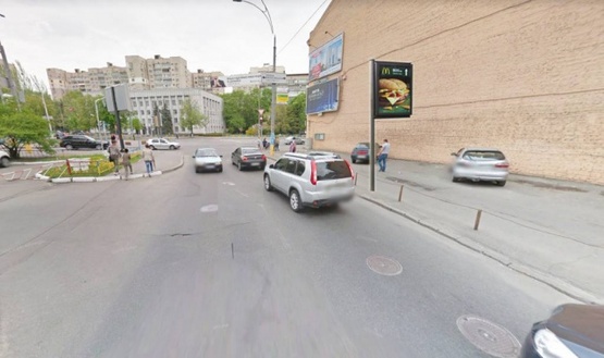 Фото рекламной плоскости по адресу уз. Кловський узвіз біля будинку №30 по вул. Московській