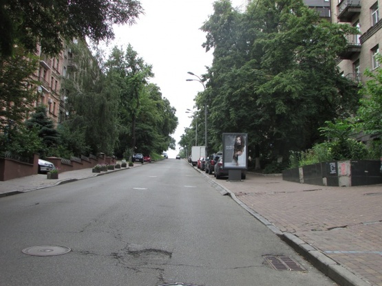 Фото рекламной плоскости по адресу Хмельницкого Богдана, 49