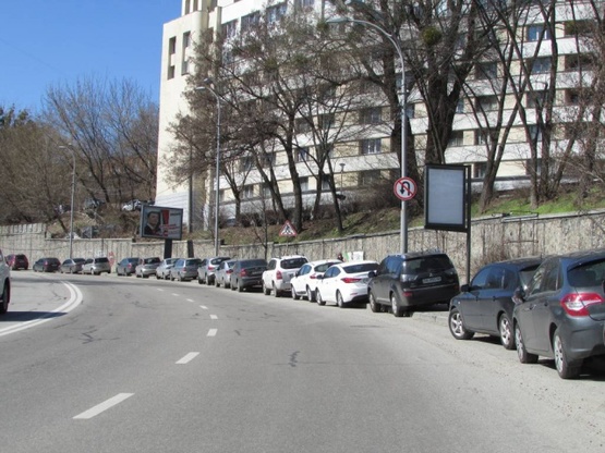 Фото рекламної площини за адресою Старонаводницька, після 50 метрів руху від світлофору на перехресті з вул.Добровольчих Батальйонів