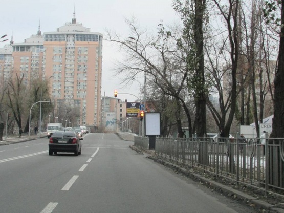 Фото рекламної площини за адресою Русанівська набережна, 24/51 / Ентузіастів (світлофор)