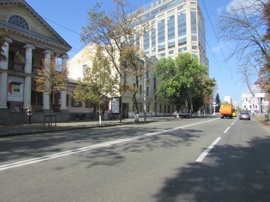 Фото рекламної площини за адресою Московська, 40в (біля Музей української діаспори)