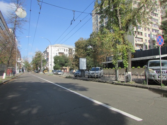 Фото рекламной плоскости по адресу Московська, 17