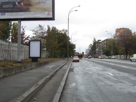 Фото рекламної площини за адресою Набережно-Лугова, 9 / Оболоньска